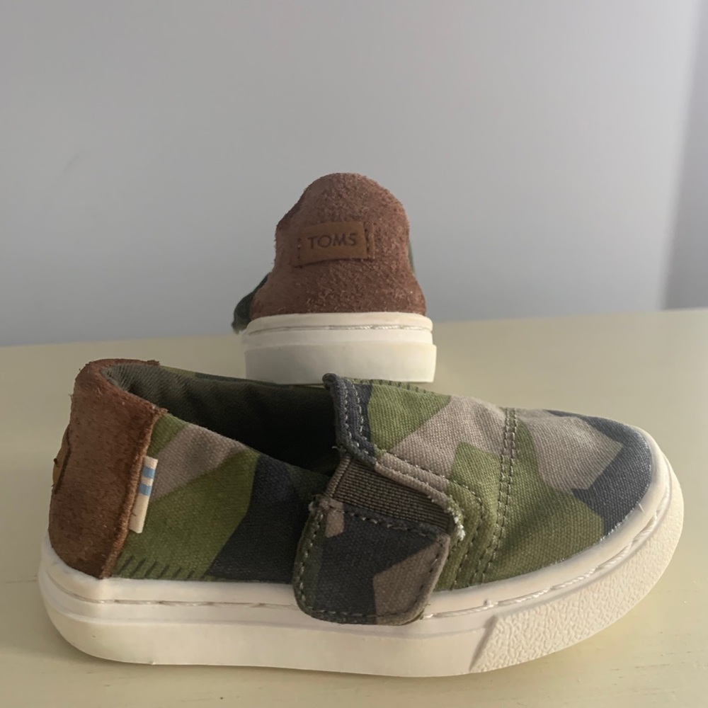 Toms size 5